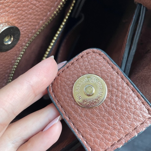 SOLD - Steve Madden Crossbody Bucket Bag with Top Handle - Picture 9 of 9